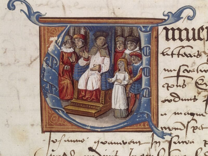Miniatură medievală cu episcopul Pierre Cauchon pe tron și Ioana d'Arc în fața sa, înconjurați de asistenți