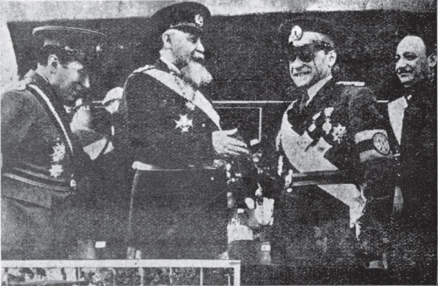 Nicolae Iorga și Armand Călinescu, în uniforme ale Frontului Renașterii Naționale, 1939