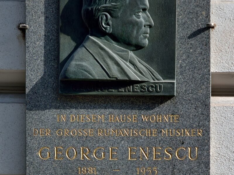 Placă memorială dedicată lui George Enescu la Viena