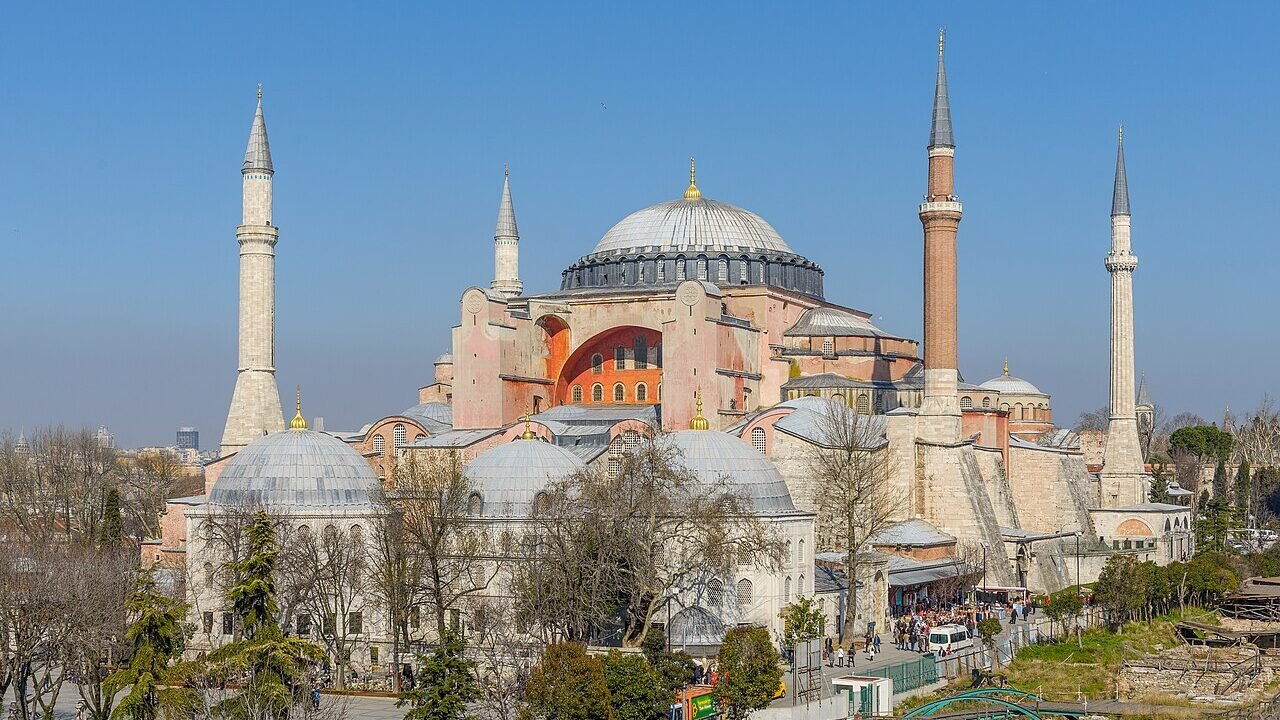 Sfânta Sofia din Istanbul, fotografiată din exterior în martie 2013