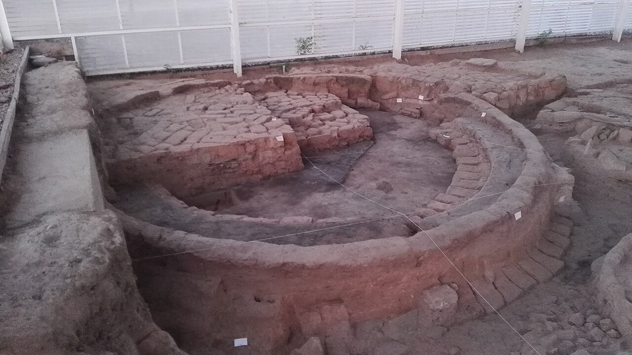 Resturile unei case din satul epocii fierului de la Cerro de San Vicente, Salamanca