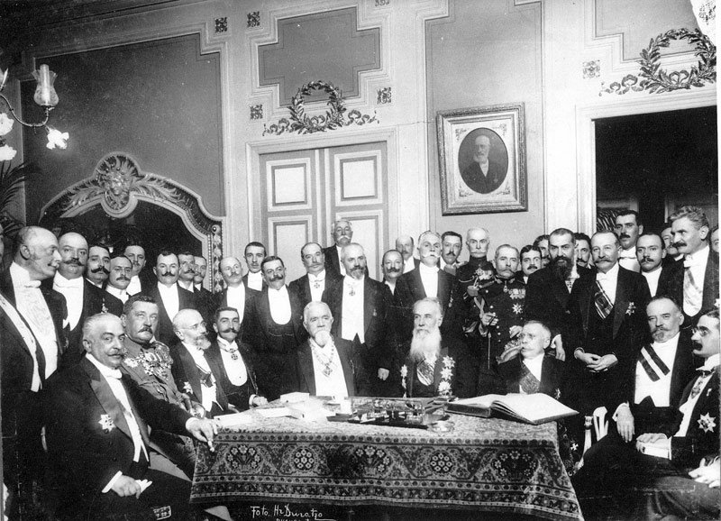 Fotografie din 1913 cu delegații conferinței de pace de la București