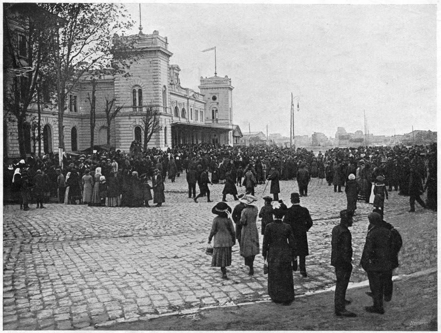 Mulțime adunată la mobilizarea pentru Primul Război Balcanic, Belgrad, 1912