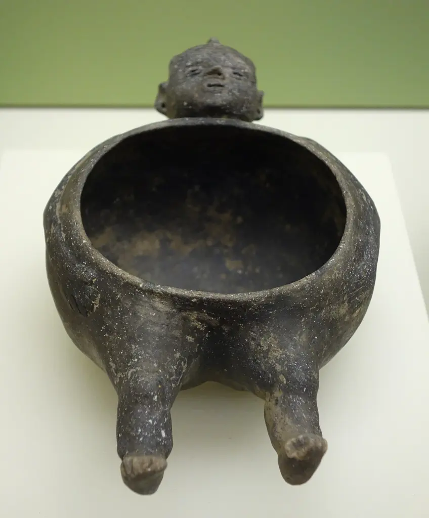 Vas ceramic mississippian în formă de figură umană